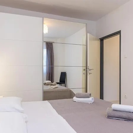 Three Waves New Apartament