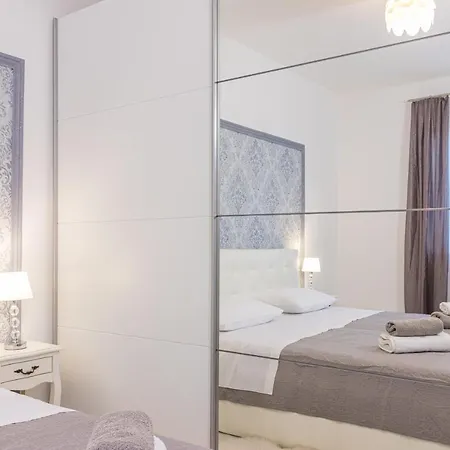 Three Waves New Apartment Pula