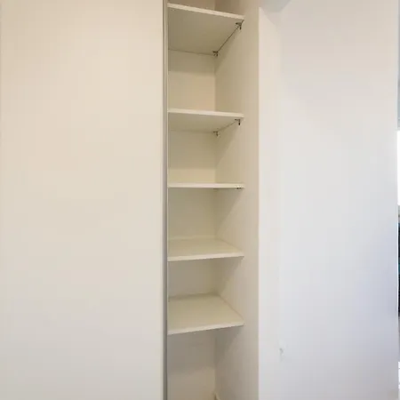 Apartment Three Waves New *