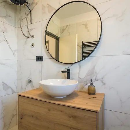 Three Waves New * Pula