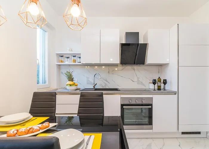 Three Waves New Apartament Pula